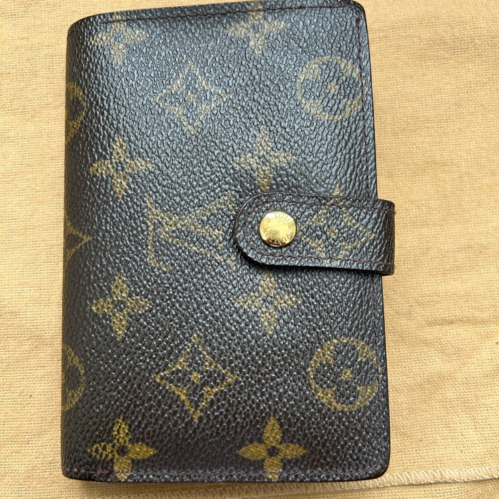 Louis Vuitton Monogram Kisslock
